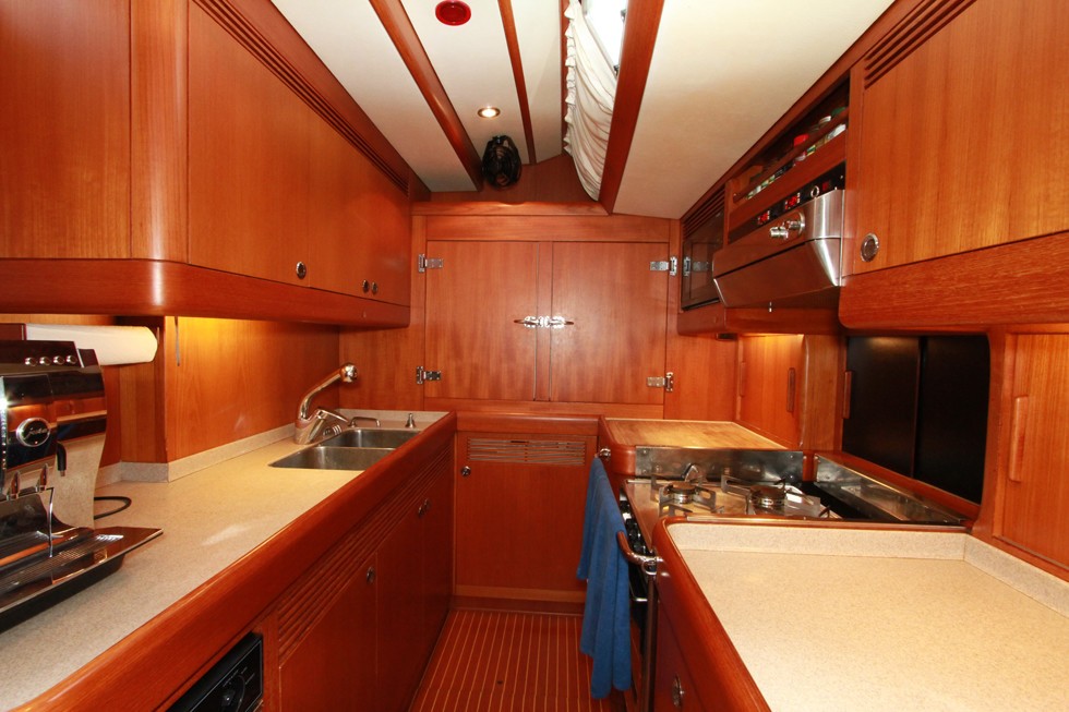 [21m-Yacht-CLAUDIA-IV]-7930-120.jpg