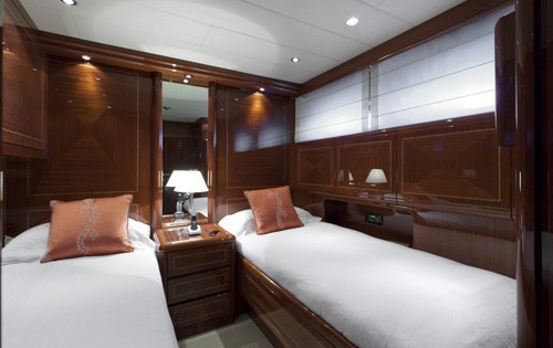 [22m-Yacht-OUTSIDE-EDGE-IV]-7645-172.jpg