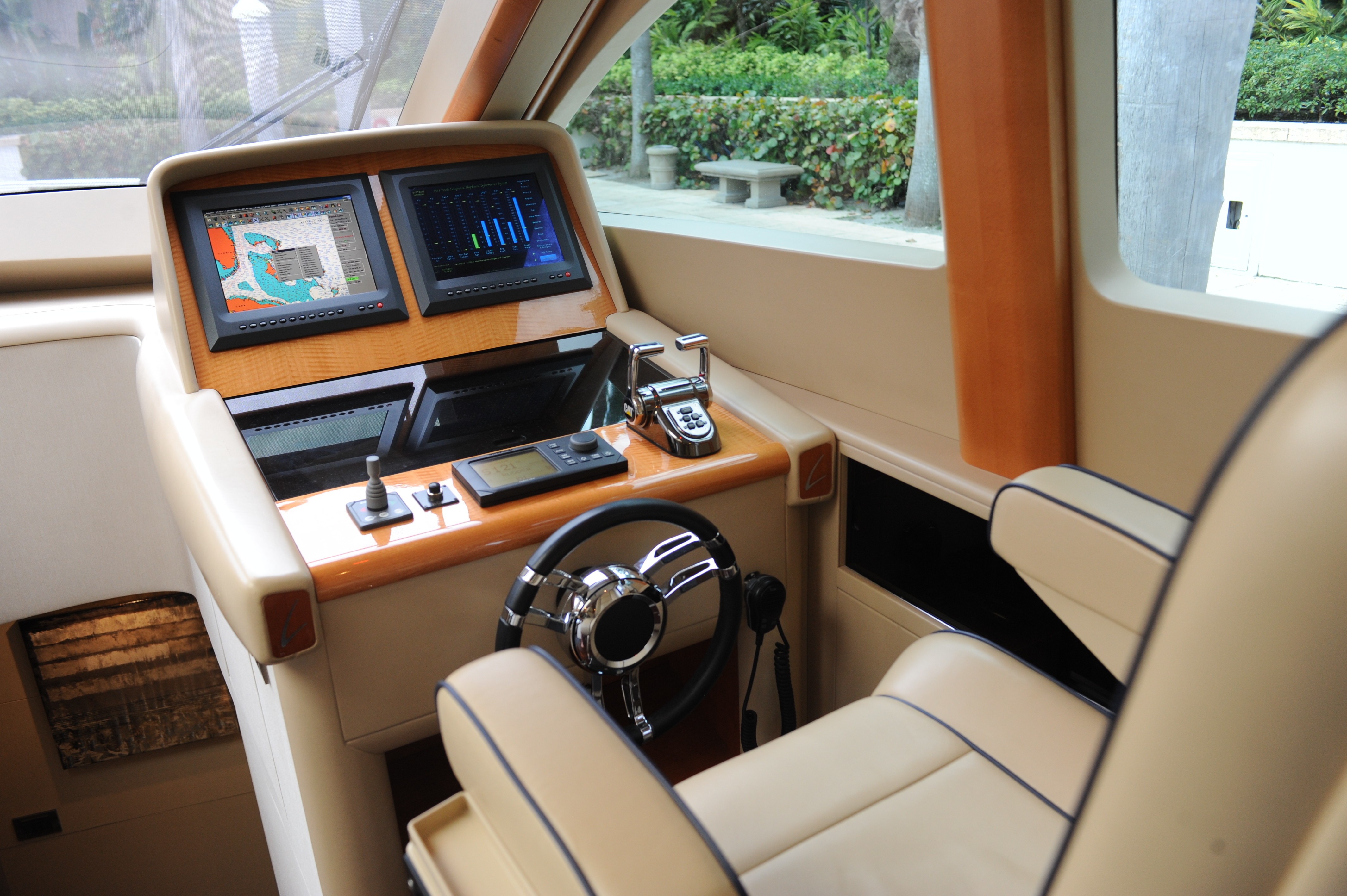 [25m-Yacht-CHIP]-7747-50.jpg