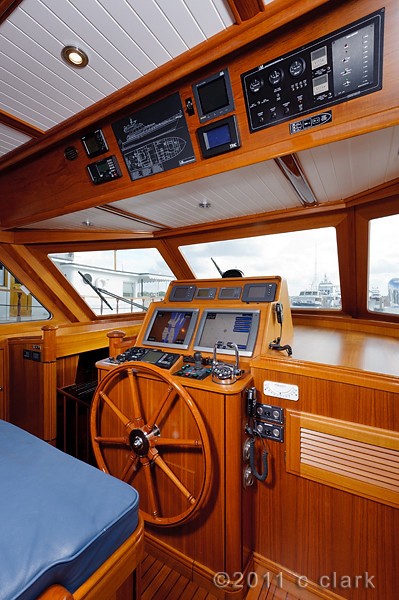 [25m-Yacht-EXCELLENCE]-7996-48.jpg