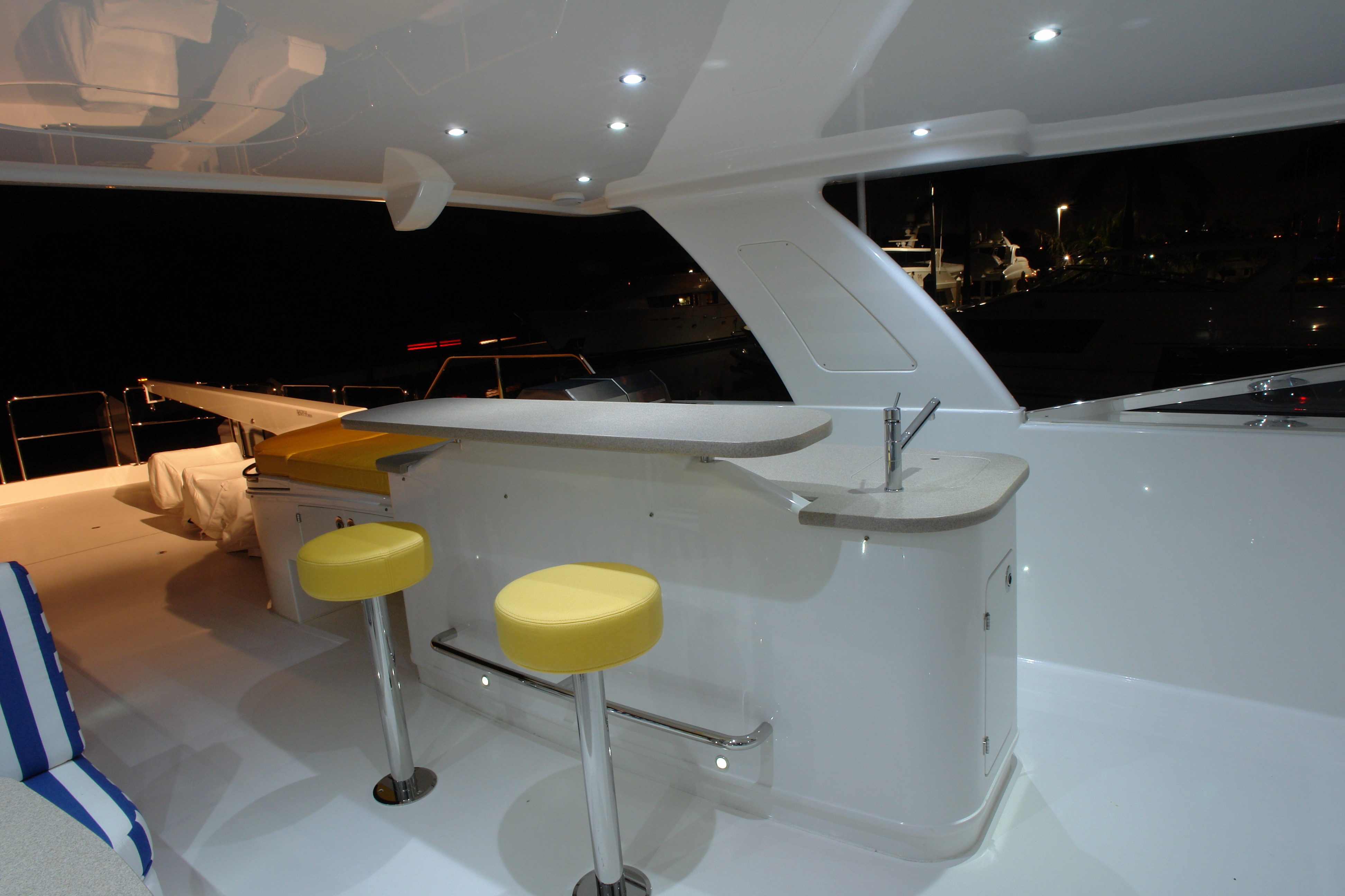 [25m-Yacht-SEAS-THE-MOMENT]-7561-158.jpg