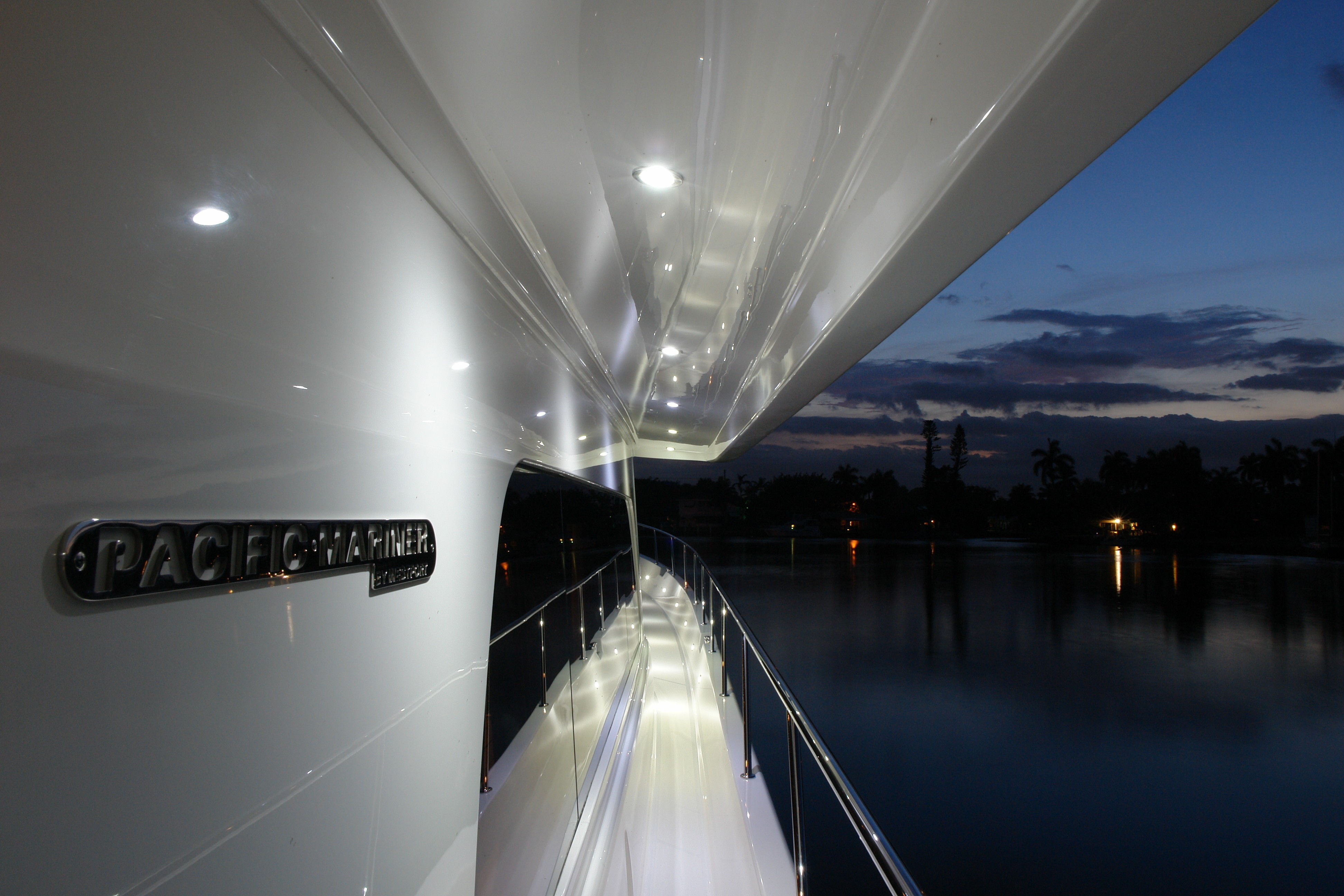 [25m-Yacht-SEAS-THE-MOMENT]-7561-24.jpg