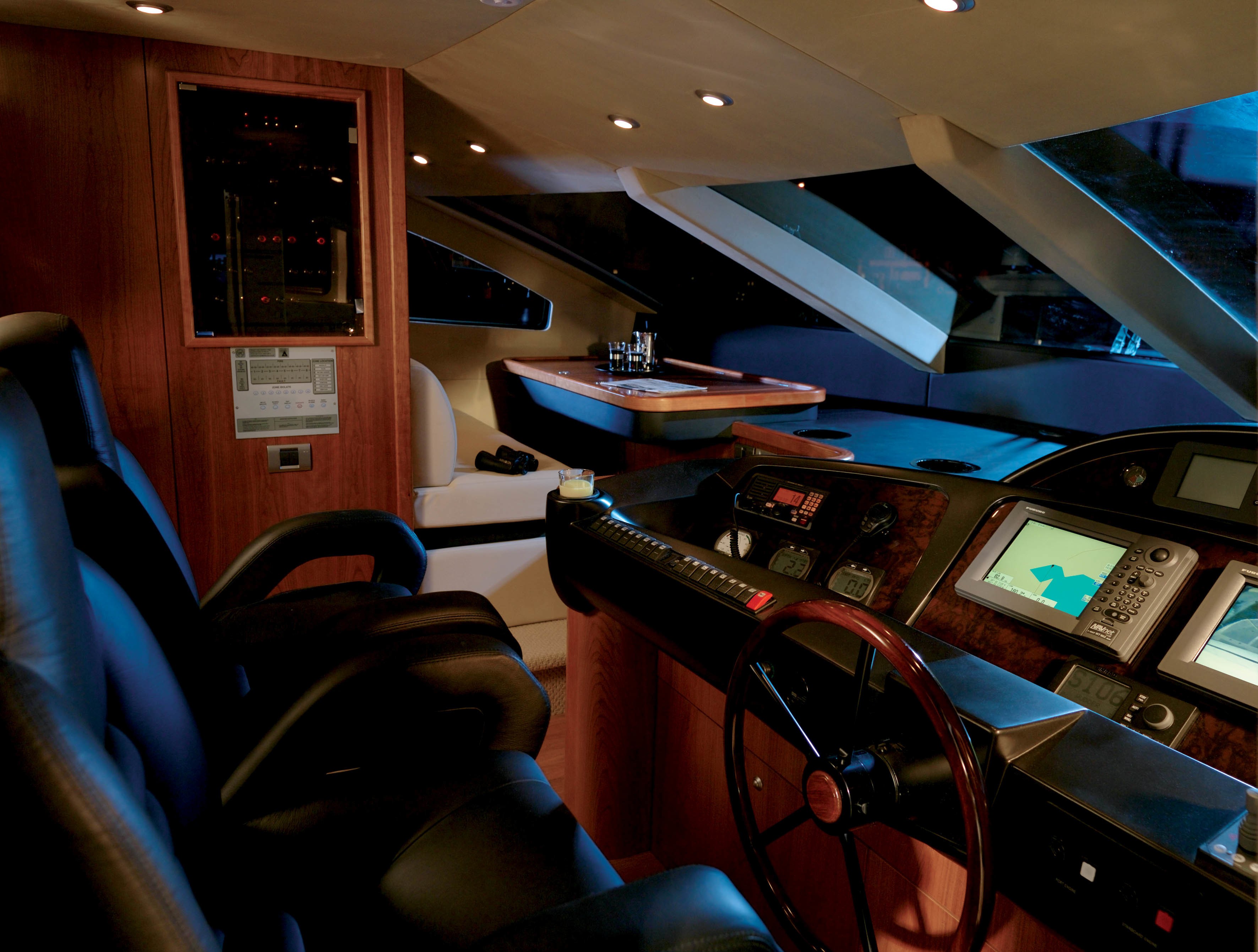 [28m-Yacht-LIVE-THE-MOMENT]-7844-108.jpg