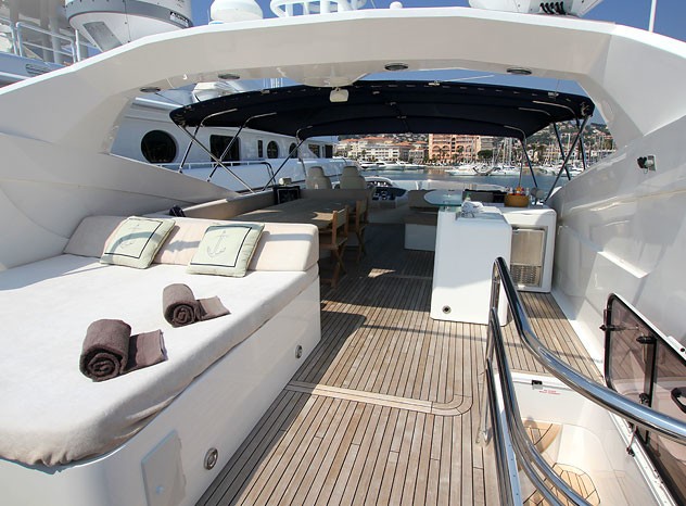 [28m-Yacht-LIVE-THE-MOMENT]-7844-129.jpg