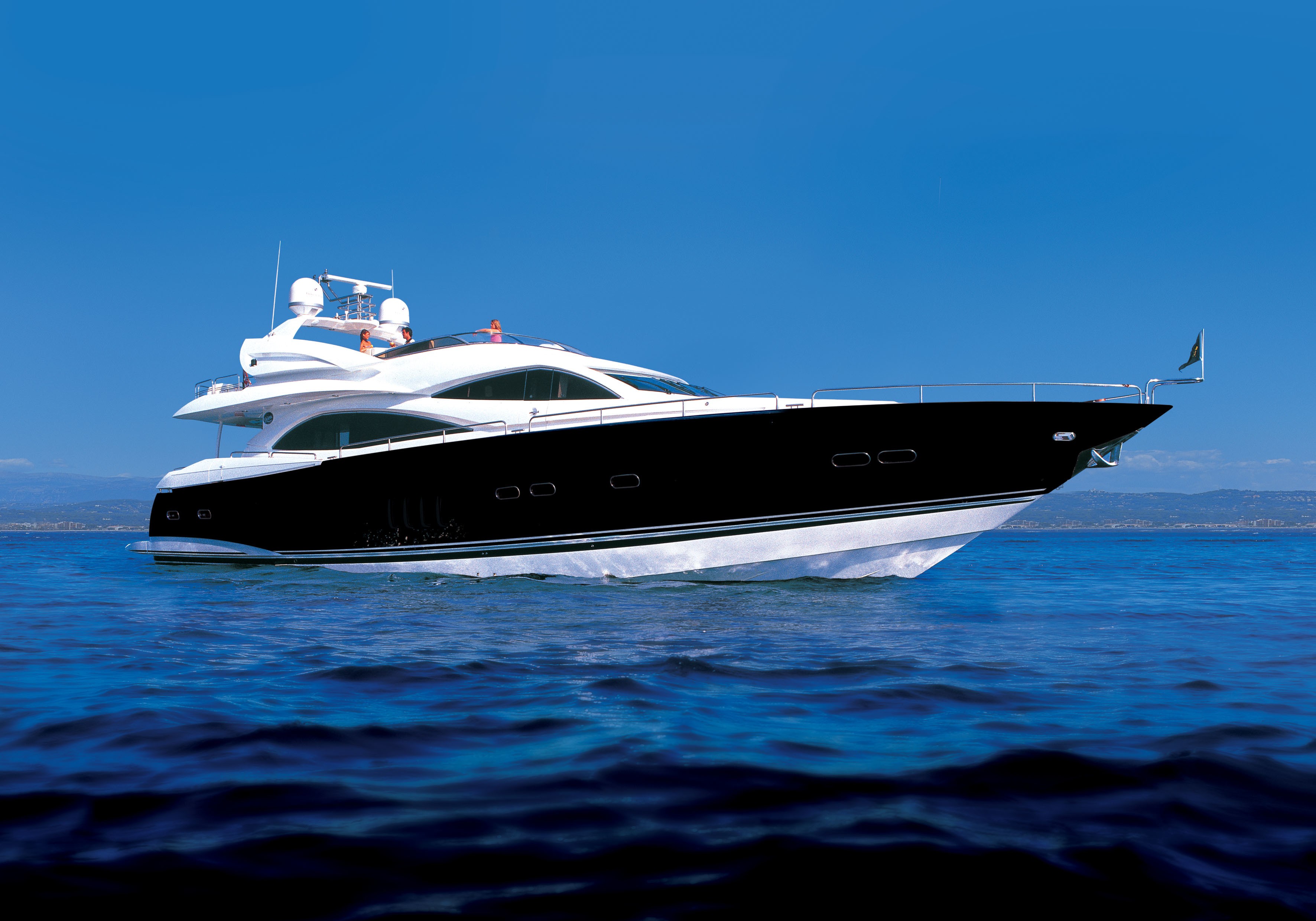 [28m-Yacht-LIVE-THE-MOMENT]-7844-151.jpg