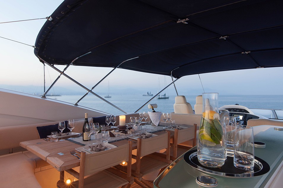 [28m-Yacht-LIVE-THE-MOMENT]-7844-172.jpg