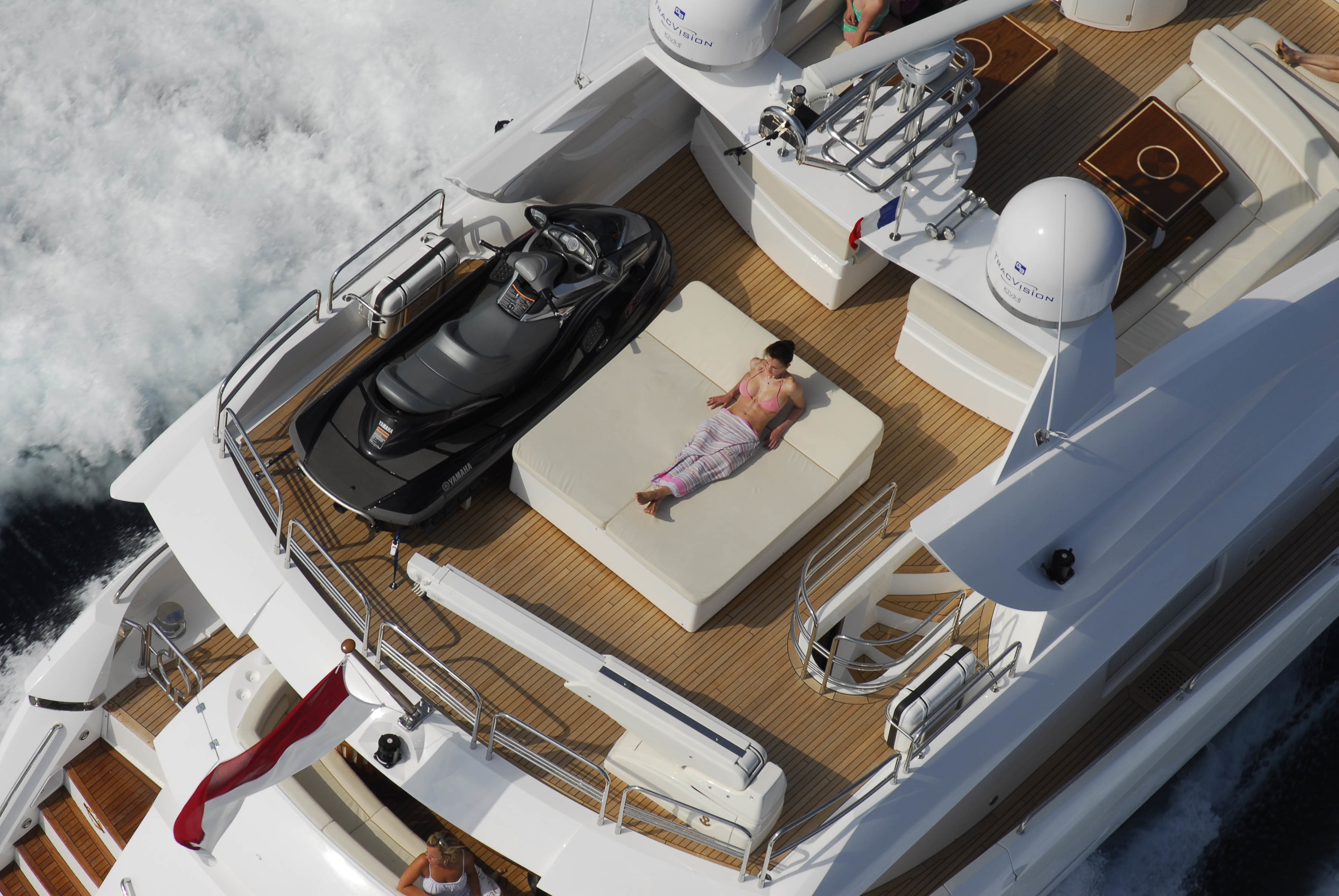 [28m-Yacht-LIVE-THE-MOMENT]-7844-84.jpg