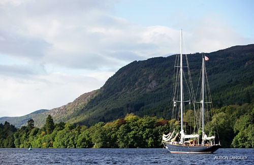 [28m-Yacht-SINCERITY]-7169-101.jpg