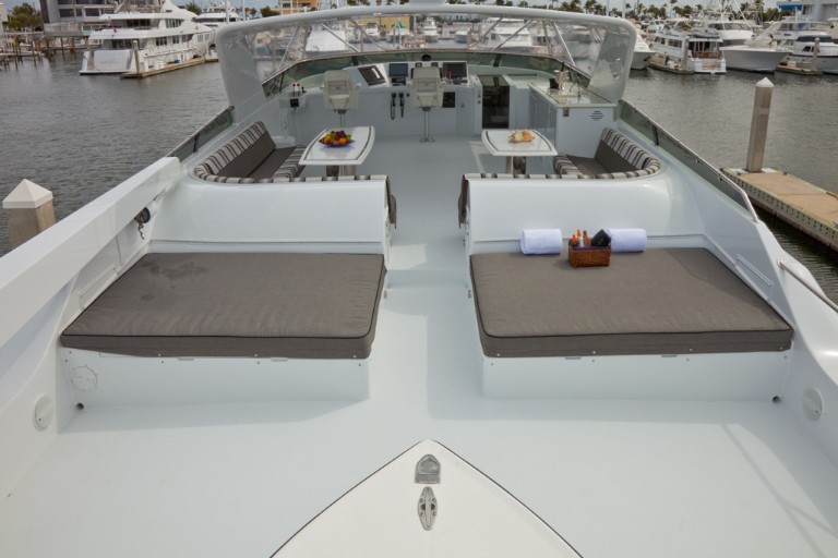 [30m-Yacht-SUNDAY-MONEY]-7590-89.jpg