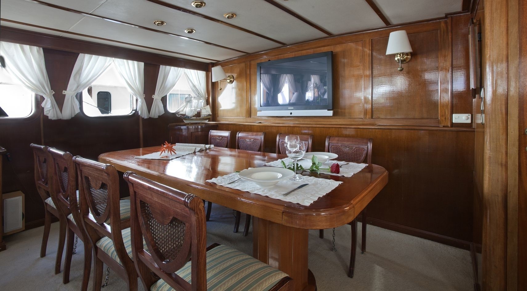 [33m-Yacht-SOUTHERN-CROSS]-7643-113.jpg
