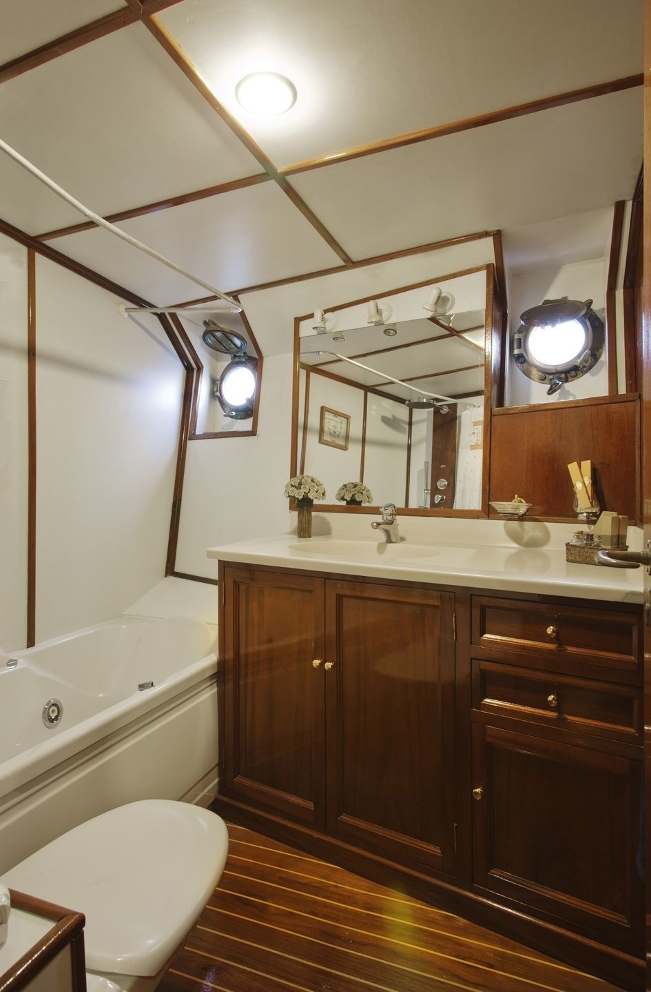[33m-Yacht-SOUTHERN-CROSS]-7643-27.jpg