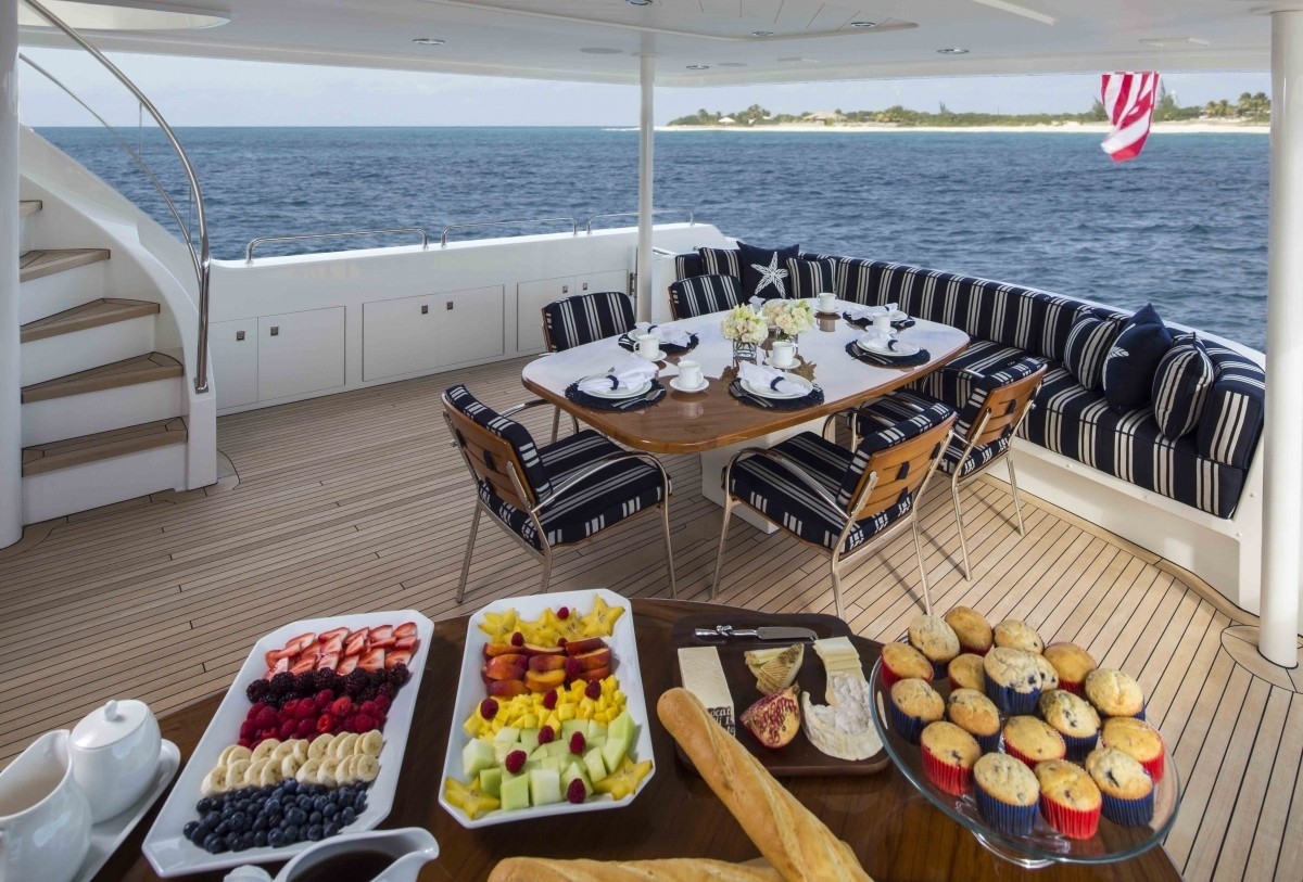 [34m-Yacht-SHARON-LEE]-7242-131.jpg