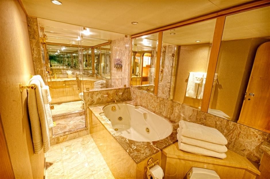 [35m-Yacht-TRUE-BLUE]-7050-129.jpg