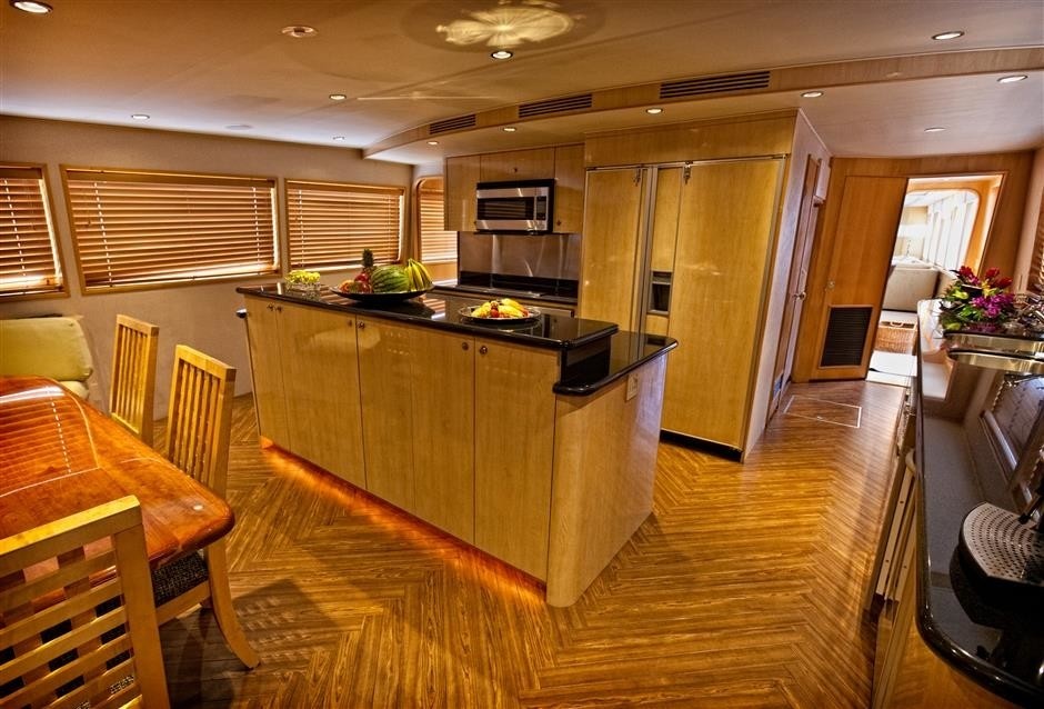 [35m-Yacht-TRUE-BLUE]-7050-152.jpg