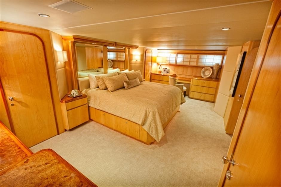 [35m-Yacht-TRUE-BLUE]-7050-172.jpg