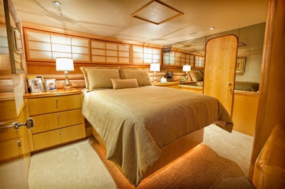 [35m-Yacht-TRUE-BLUE]-7050-175.jpg