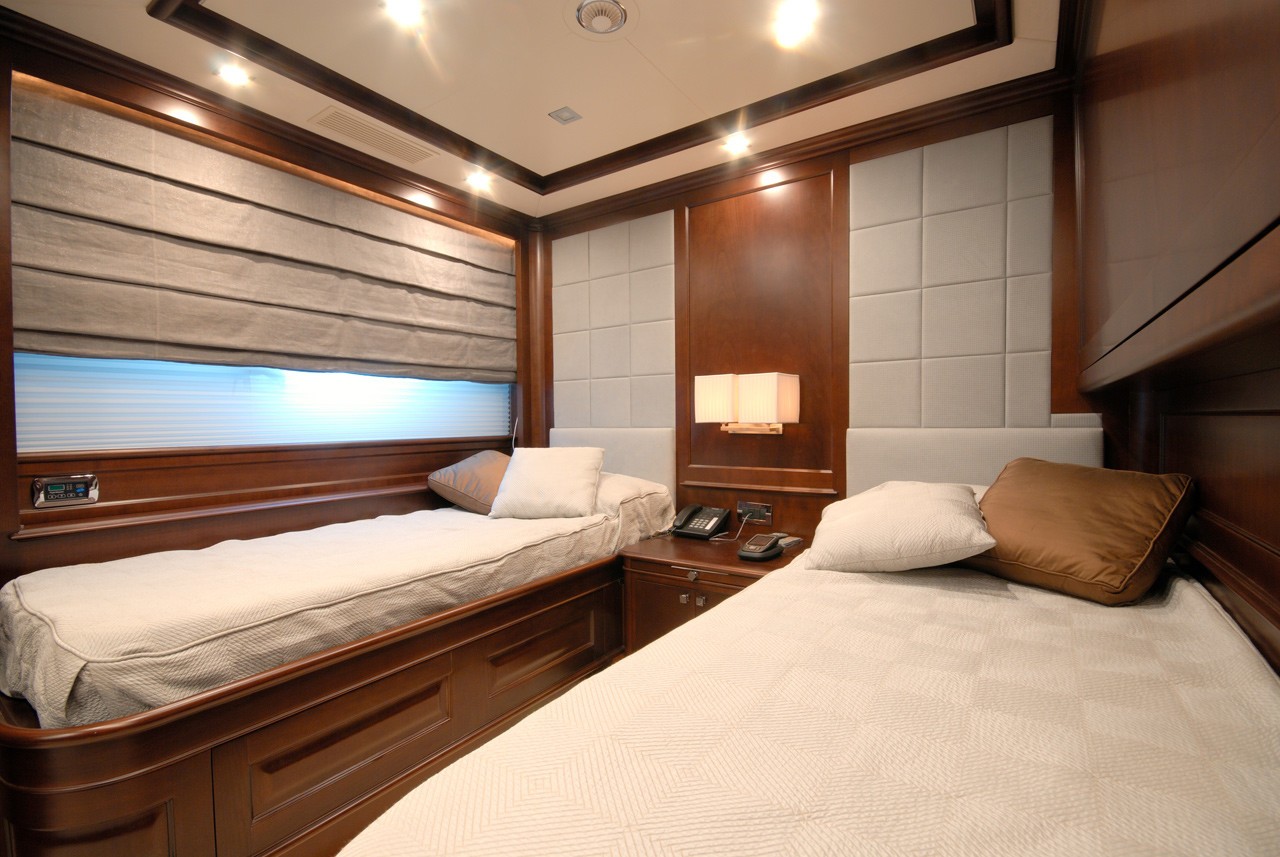 [36m-Yacht-ELENA-NUEVE]-7723-101.jpg