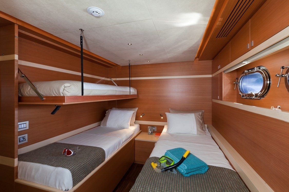[36m-Yacht-MERLIN]-7280-101.jpg
