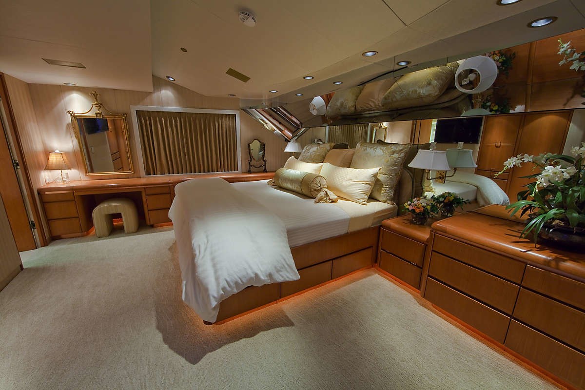 [38m-Yacht-AFTERGLOW]-7468-104.jpg