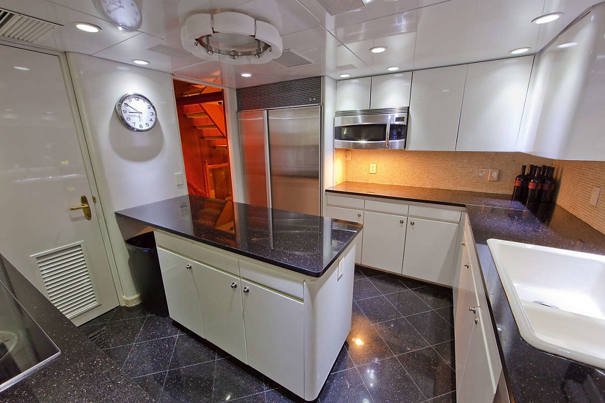 [38m-Yacht-AFTERGLOW]-7468-130.jpg