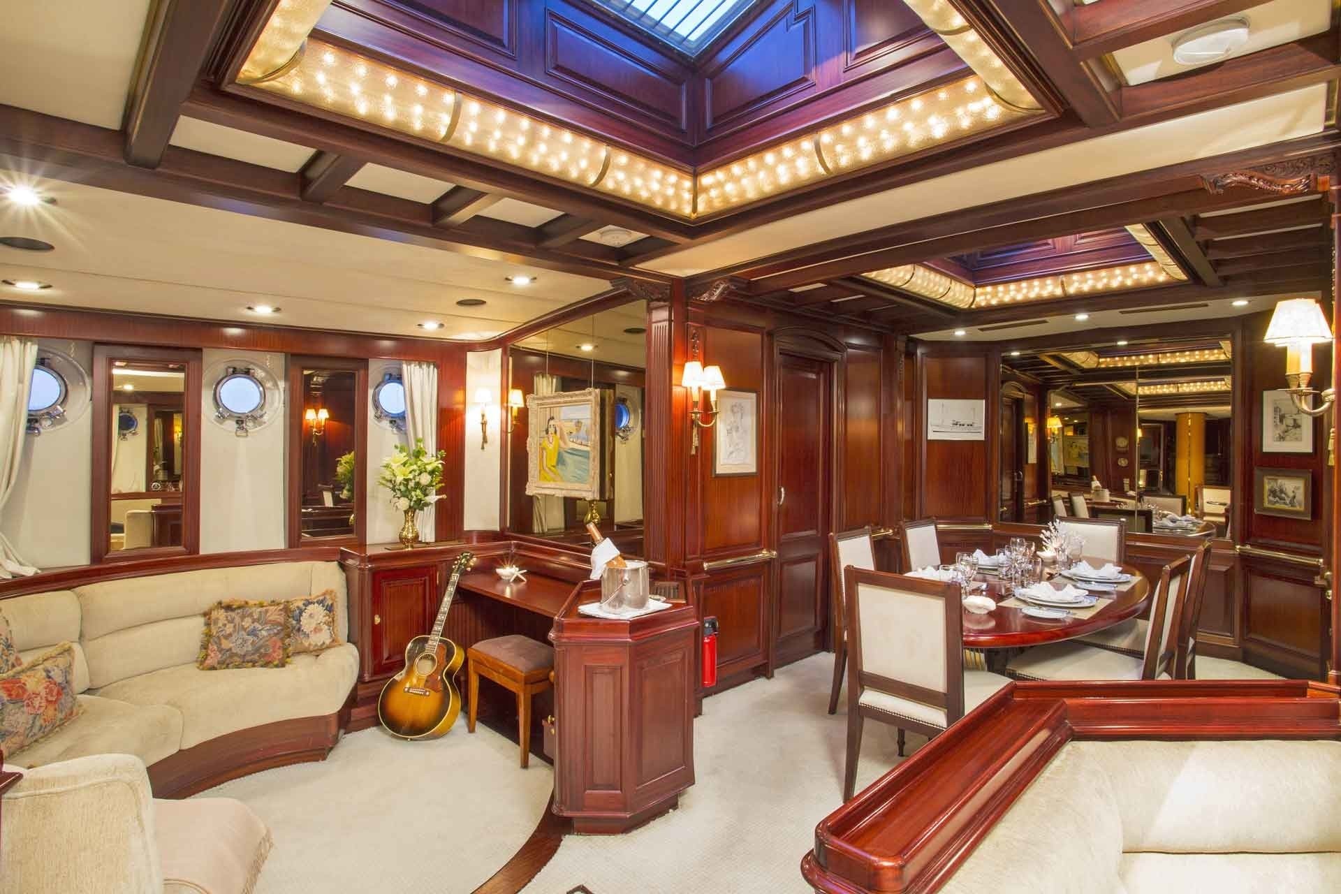 [38m-Yacht-GLORIA]-7944-99.jpg