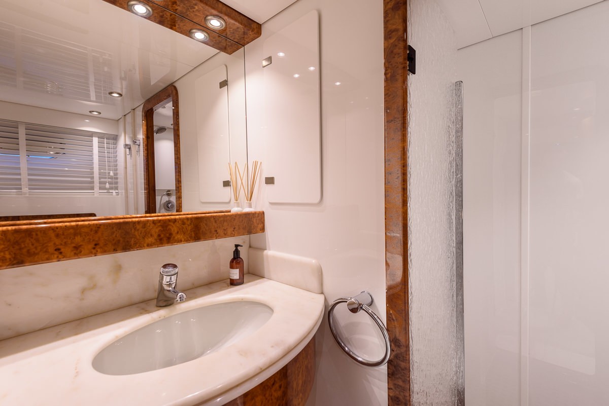 [38m-Yacht-OCEAN-GLASS]-7977-217.jpg