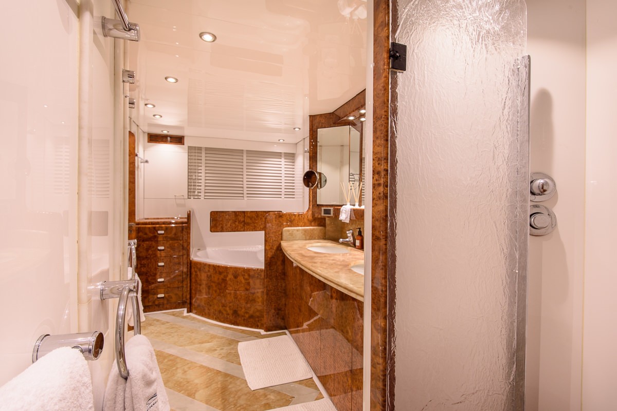 [38m-Yacht-OCEAN-GLASS]-7977-48.jpg