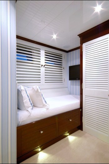 [42m-Yacht-OXYGEN]-7042-116.jpg