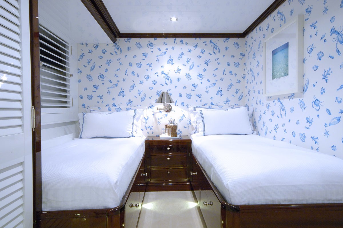 [42m-Yacht-OXYGEN]-7042-125.jpg