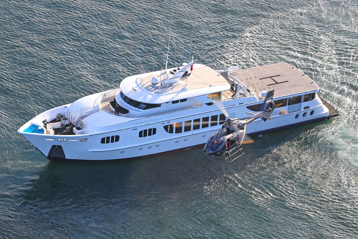 [42m-Yacht-TANGO]-7699-48.jpg