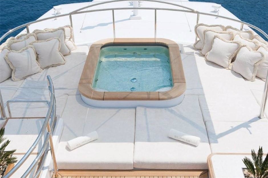 [46m-Yacht-WILD-ORCHID-I]-7324-92.jpg