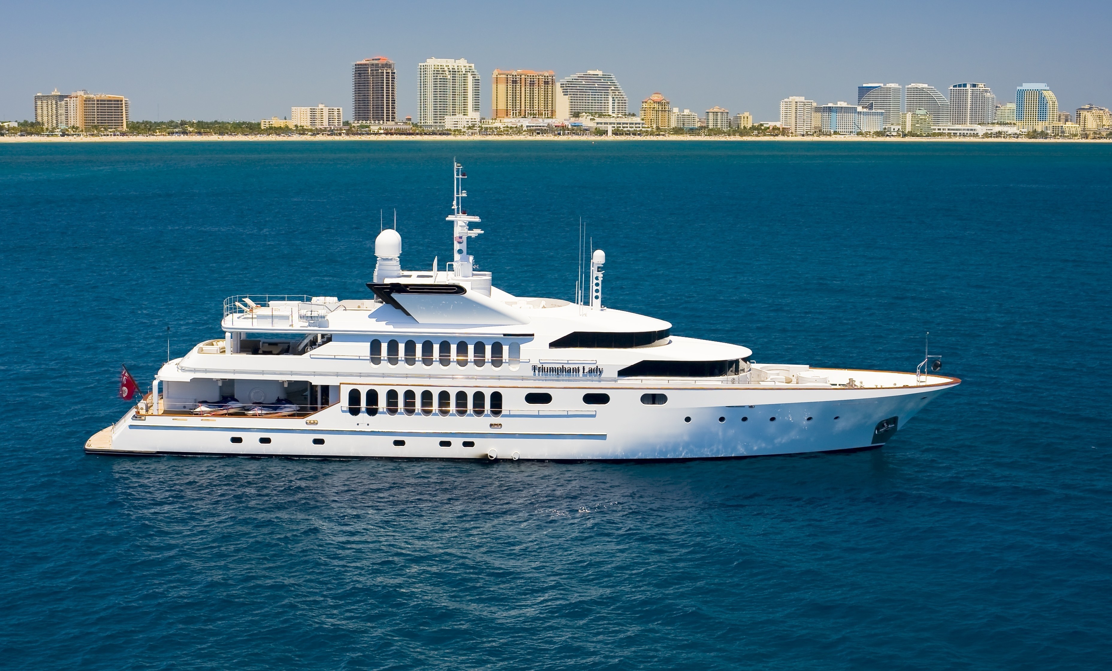 [47m-Yacht-TRIUMPHANT-LADY]-7275-21.jpg