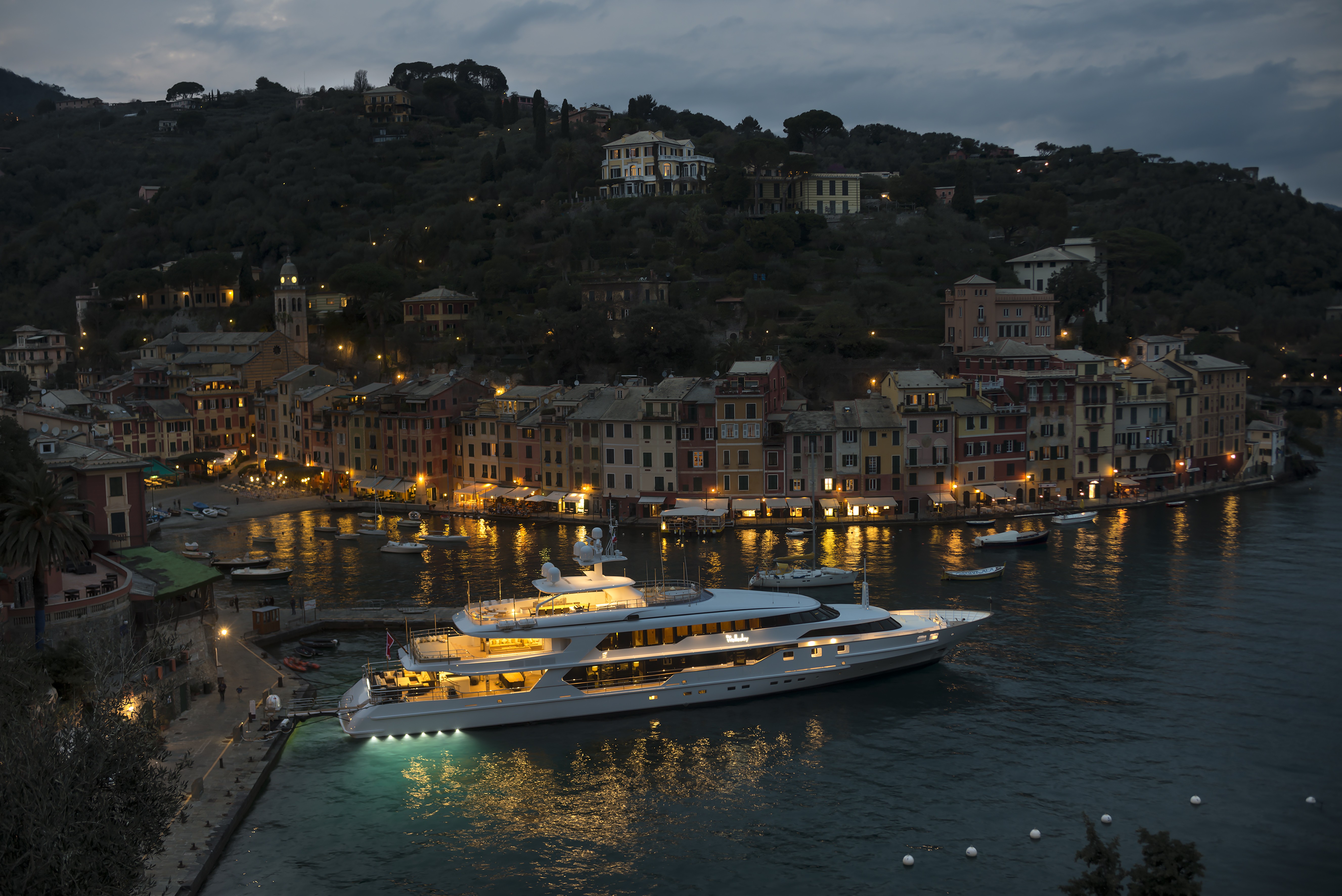 [56m-Yacht-THE-WELLESLEY]-7296-208.jpg
