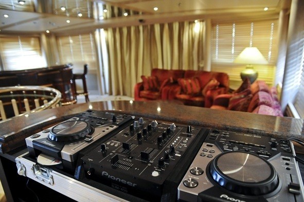 [57m-Yacht-MESERRET-II]-7458-125.jpg