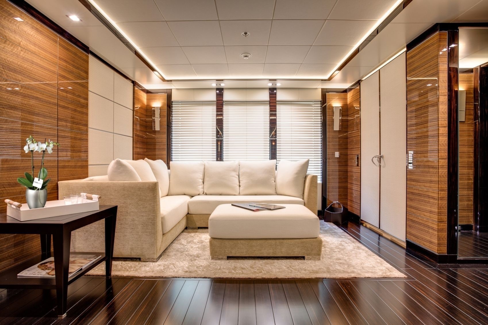 [63m-Yacht-PARTY-GIRL]-7575-113.jpg