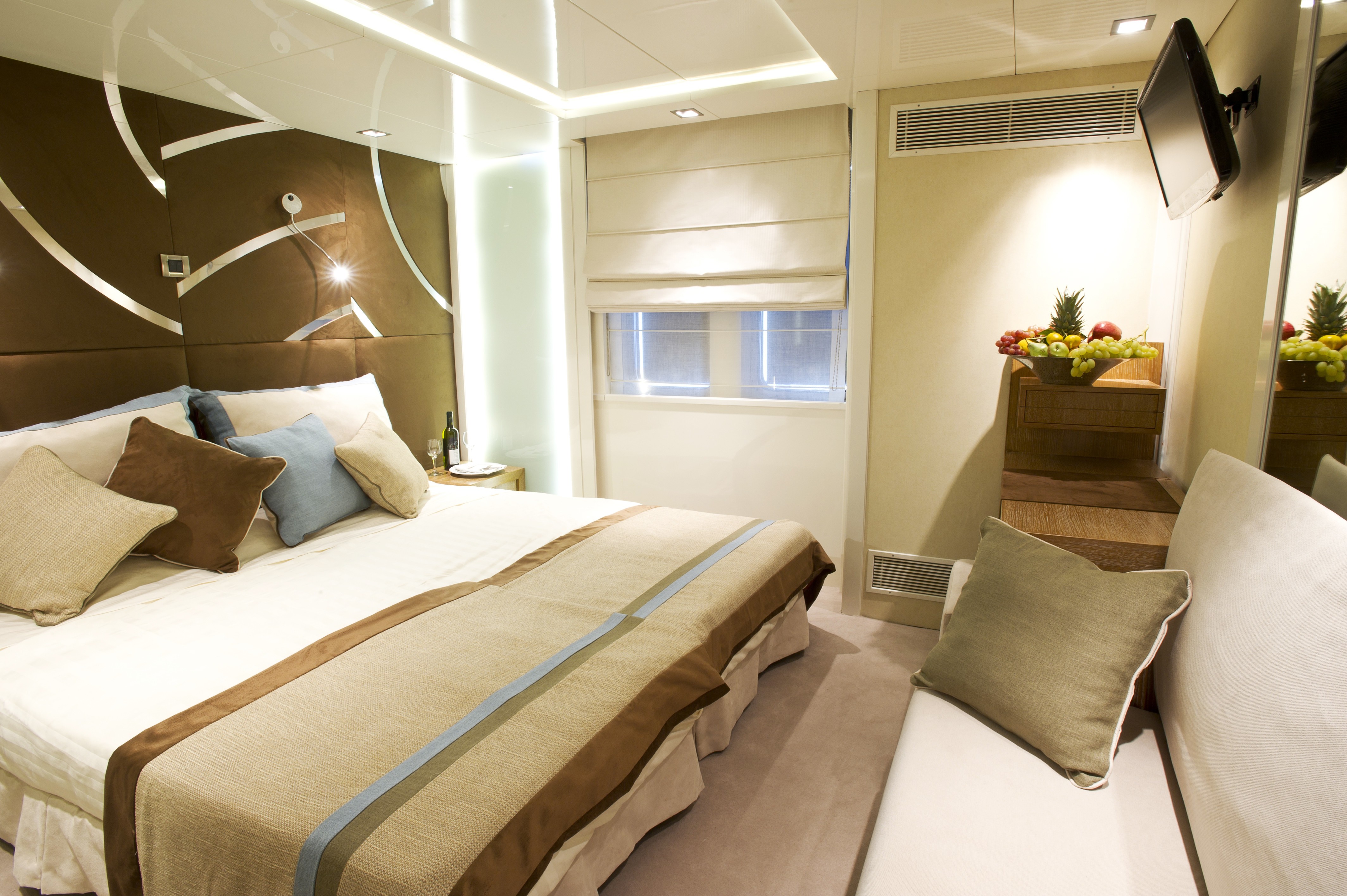 [68m-Yacht-VARIETY-VOYAGER]-7784-13.jpg