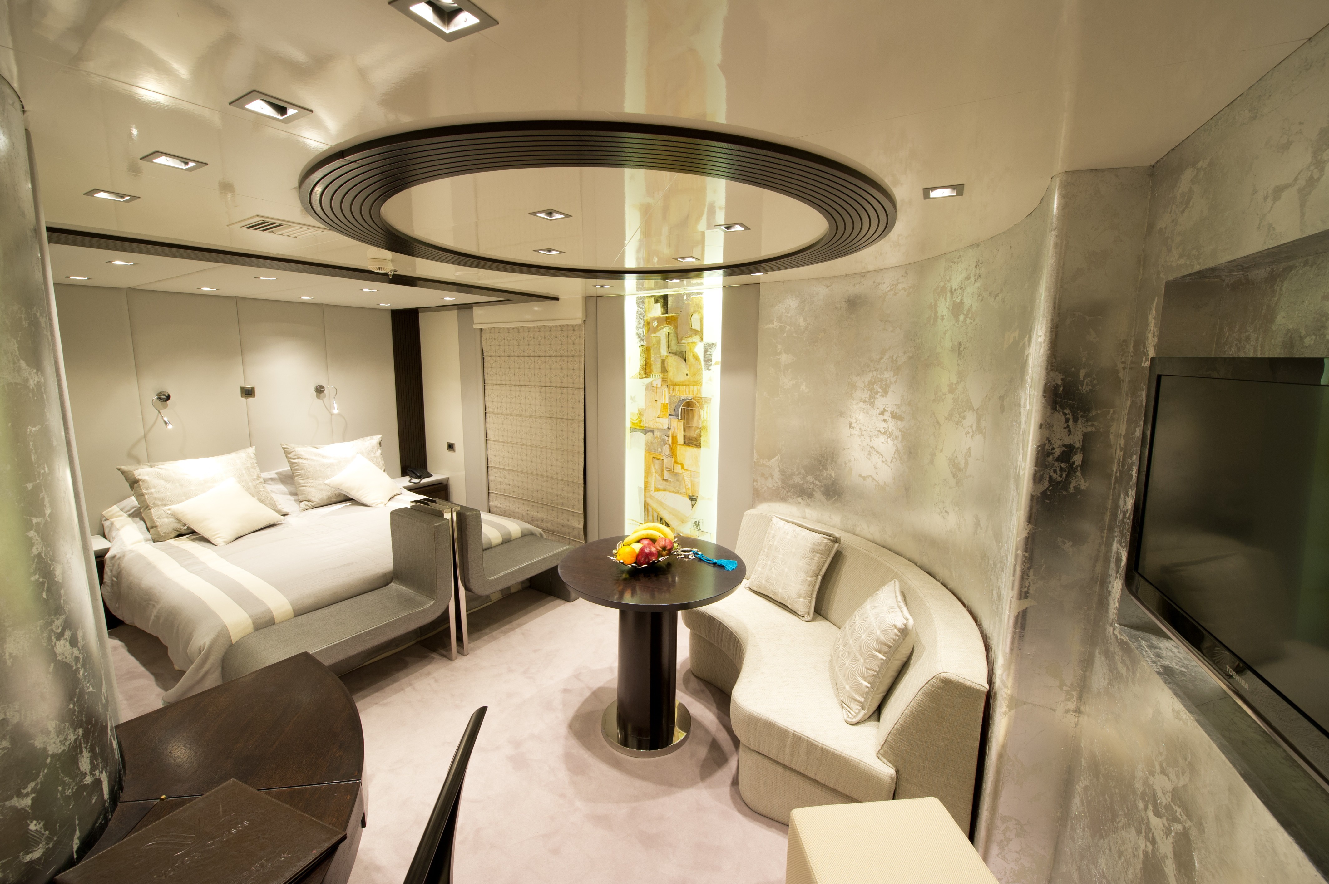[68m-Yacht-VARIETY-VOYAGER]-7784-7.jpg