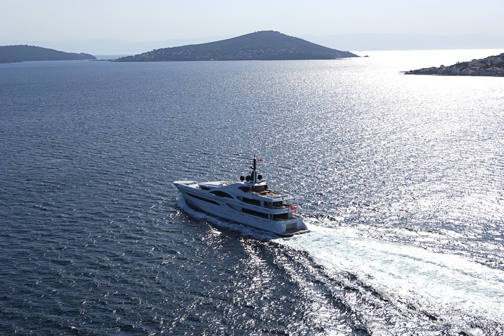 [73m-Yacht-VICKY]-7653-101.jpg