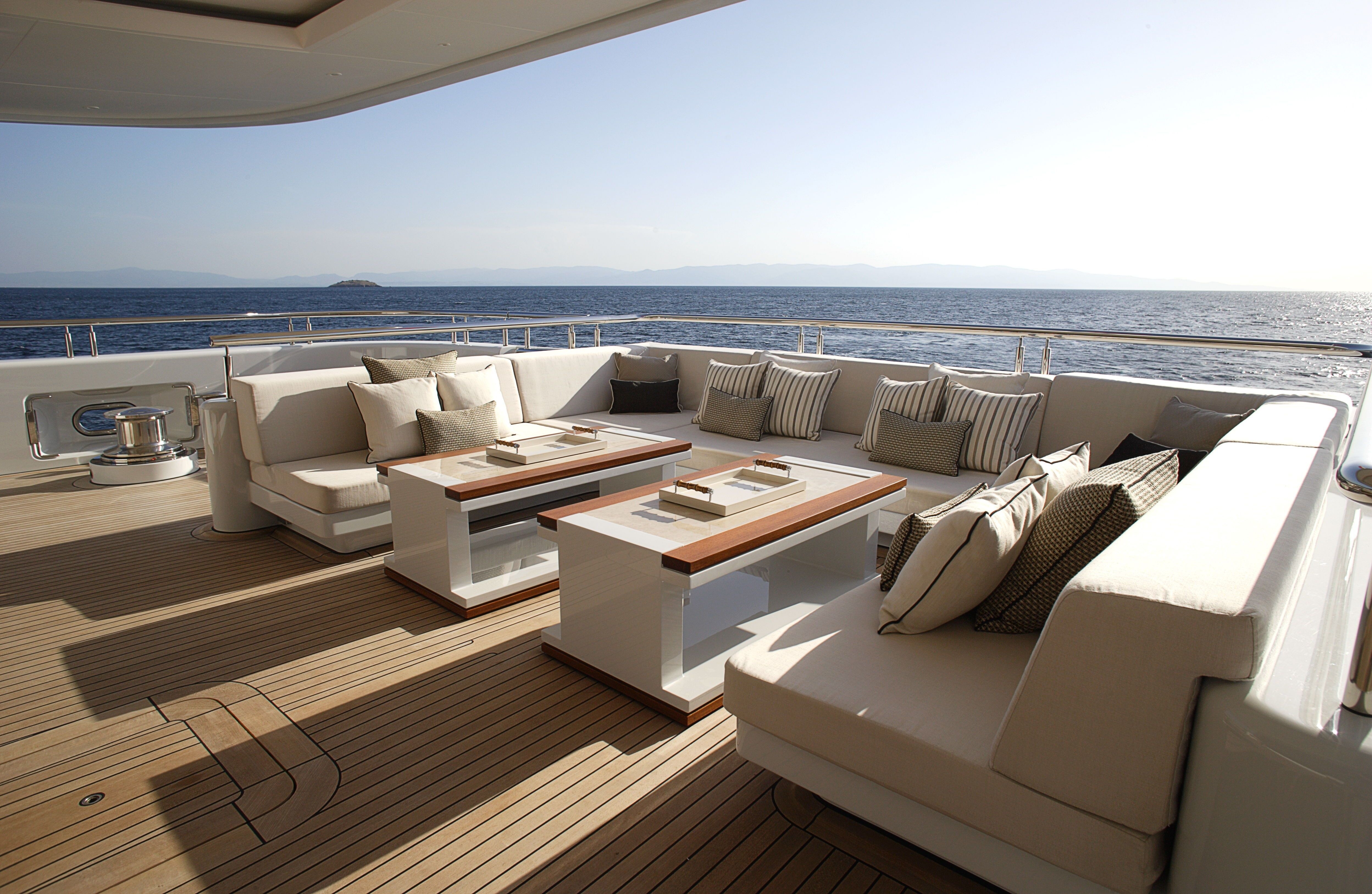 [73m-Yacht-VICKY]-7653-81.jpg