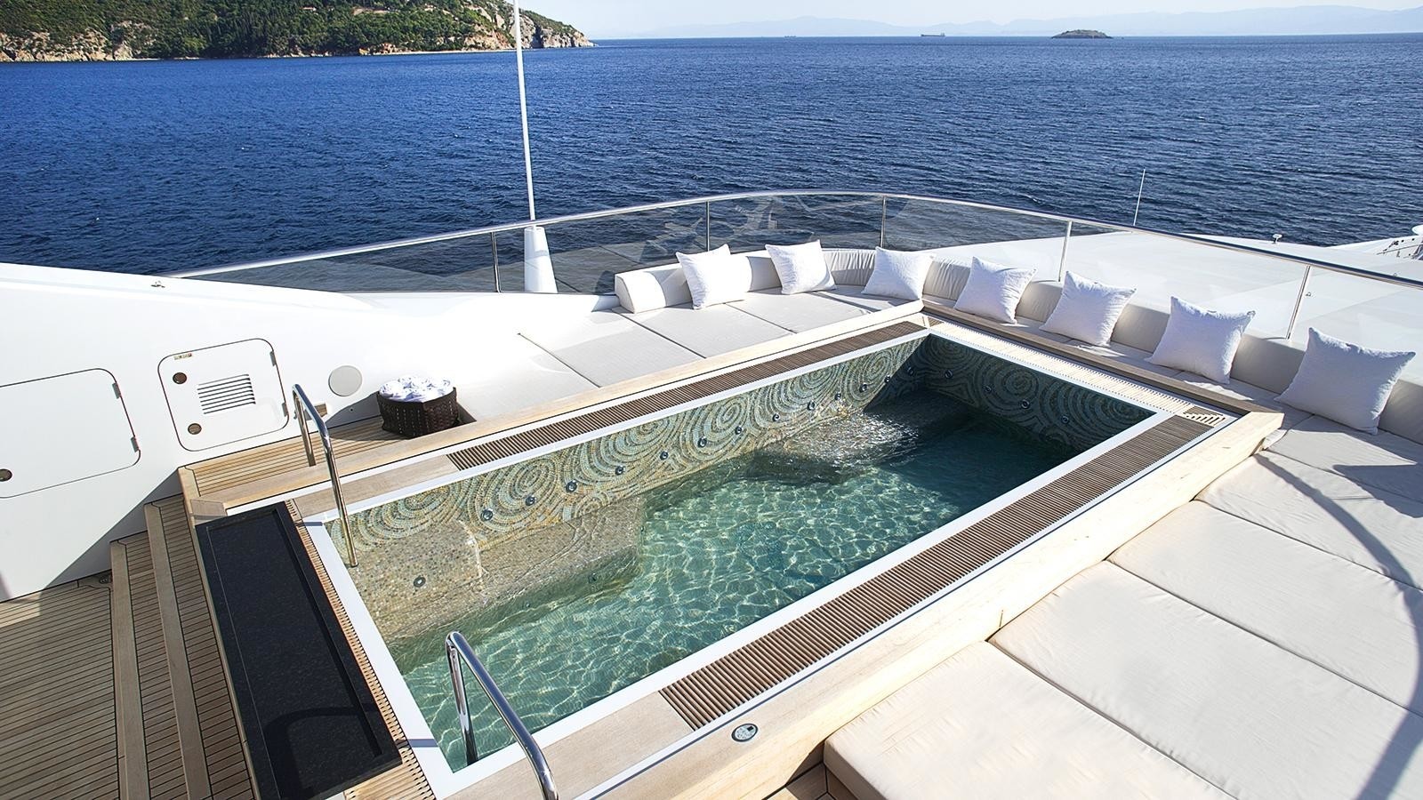 [73m-Yacht-VICKY]-7653-82.jpg