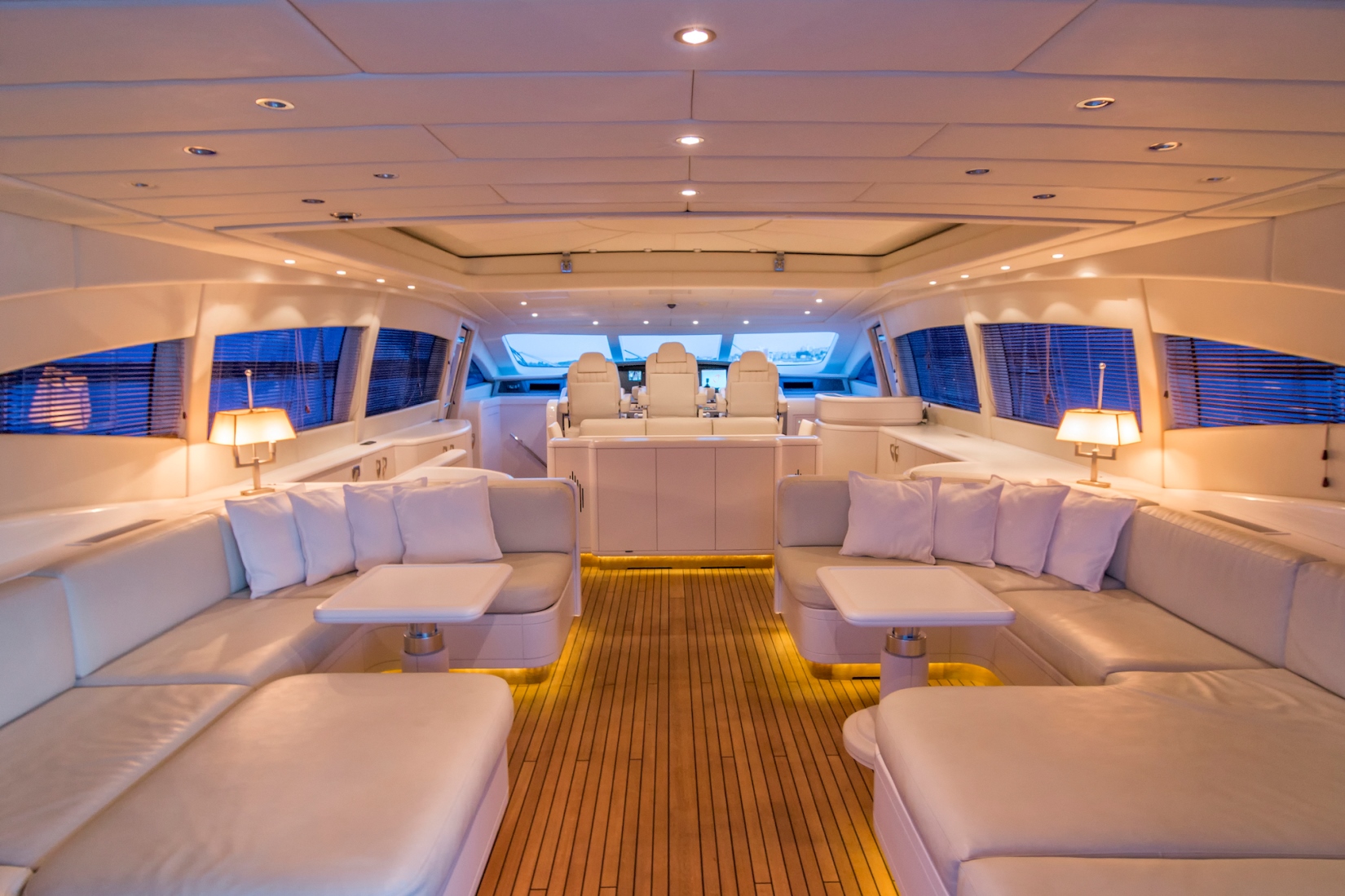 [LUXURY-YACHT-FOUR-FRIENDS]-7652-1.jpg