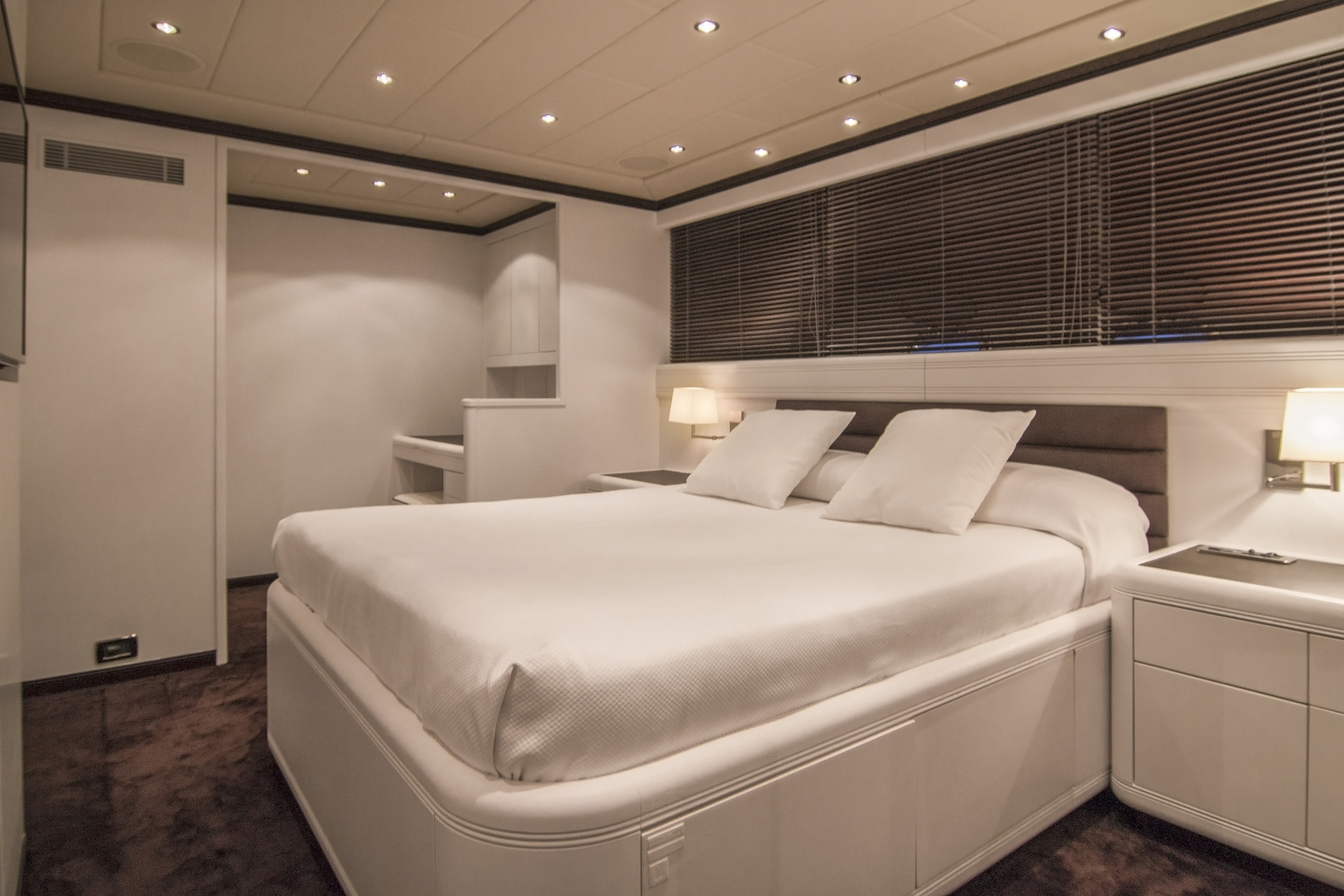 [LUXURY-YACHT-FOUR-FRIENDS]-7652-3.jpg