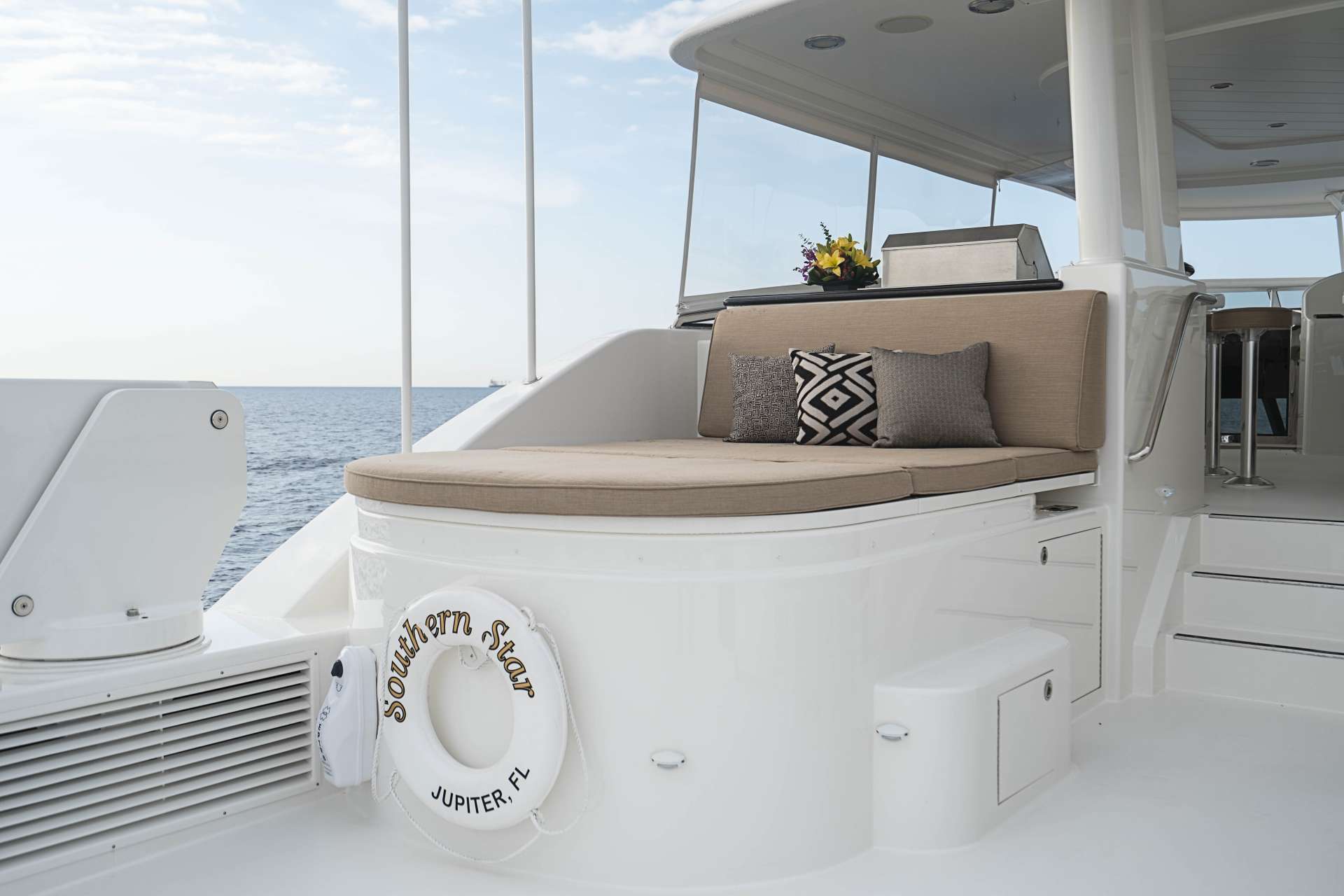 [MOTOR-YACHT-ANGEL-WINGS]-7802-7.jpg