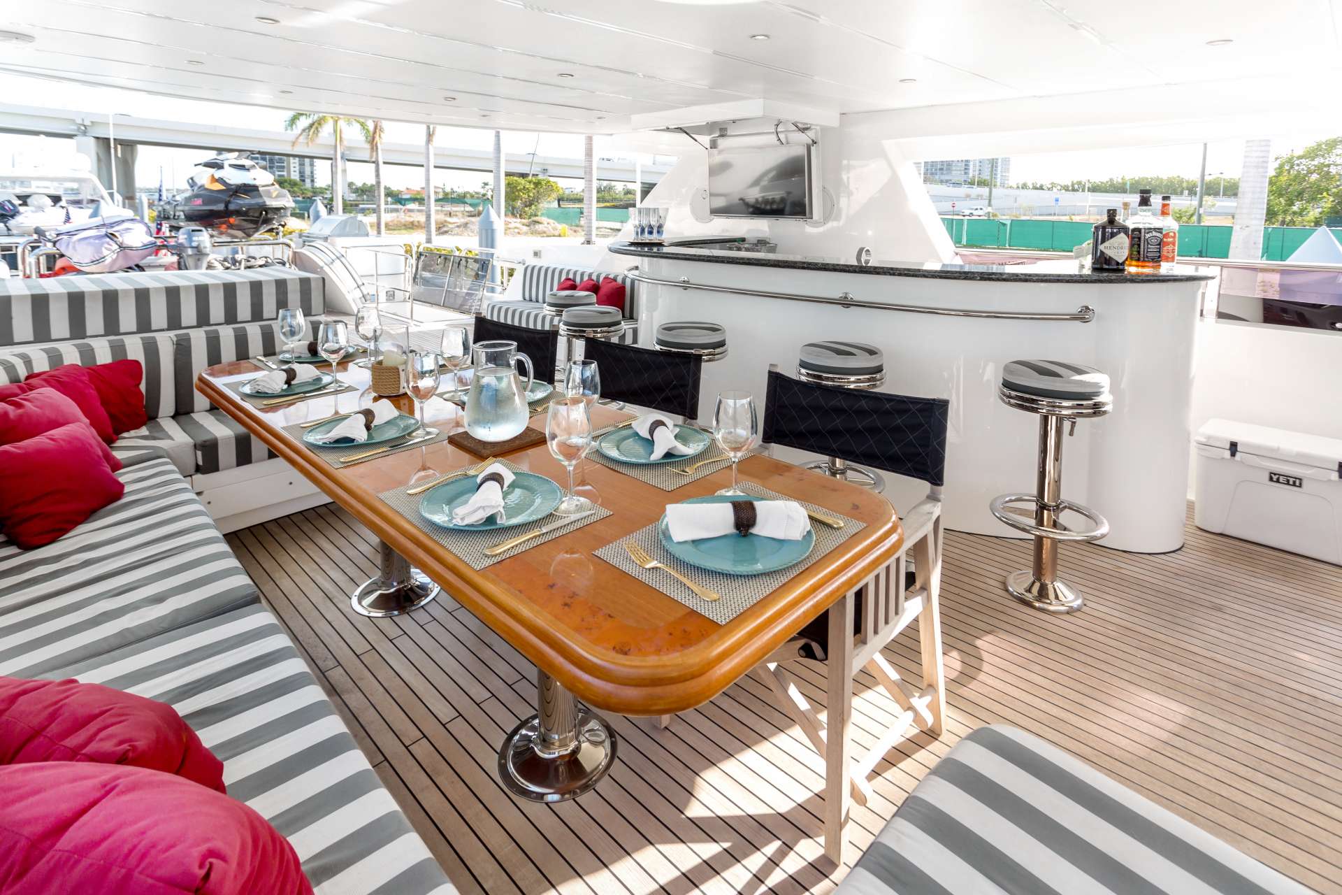 [MOTOR-YACHT-HUEYS-ISLAND]-7733-1.jpg