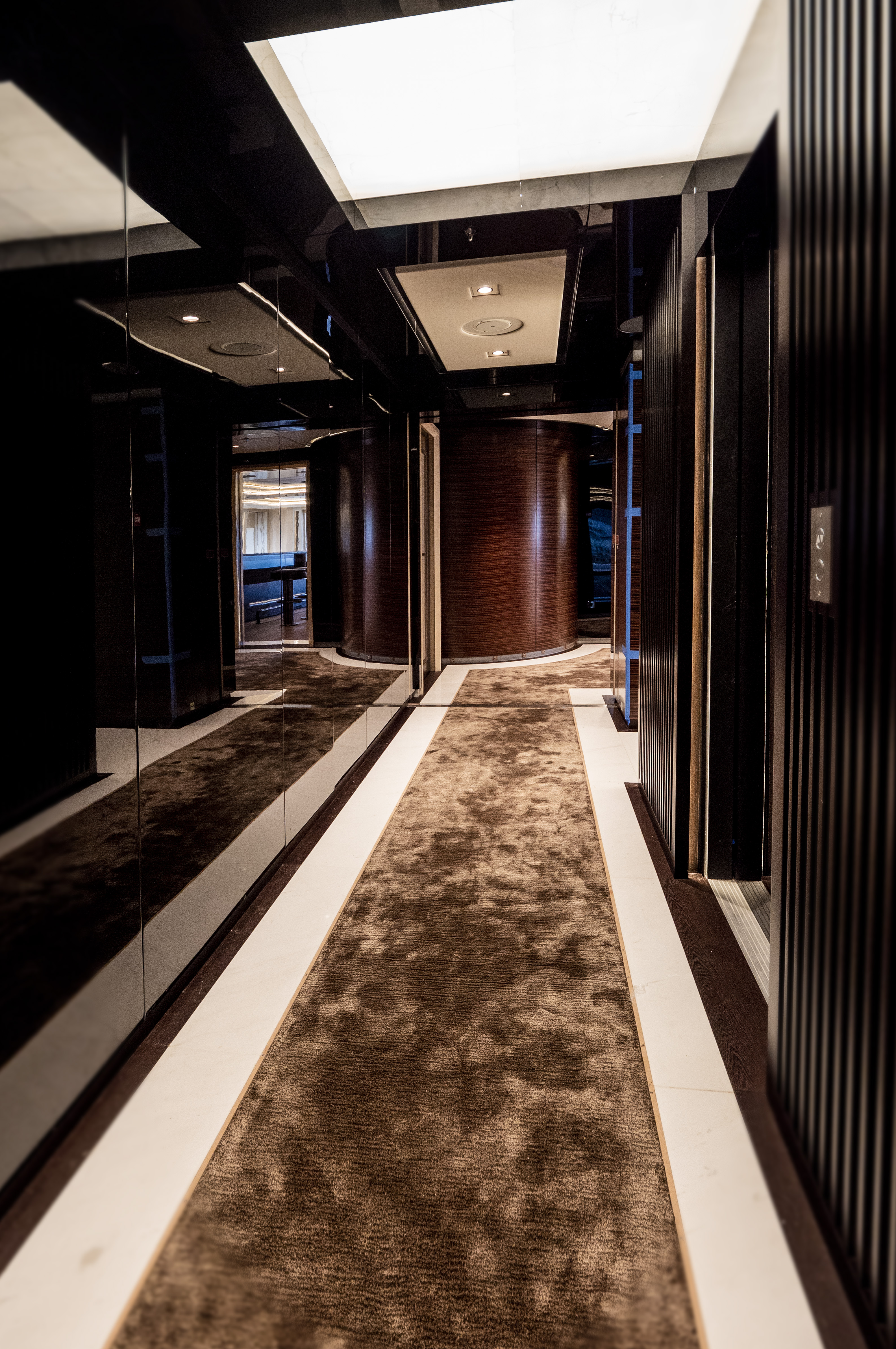 [MOTOR-YACHT-ILLUSION]-7136-3.jpg