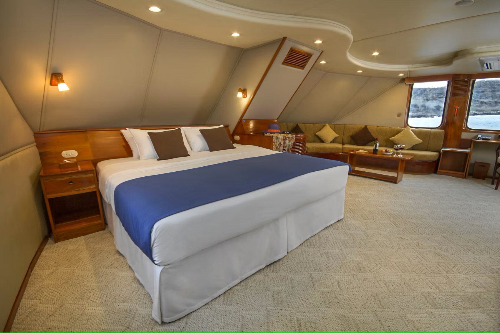 [MOTOR-YACHT-INTEGRITY]-7432-3.jpg