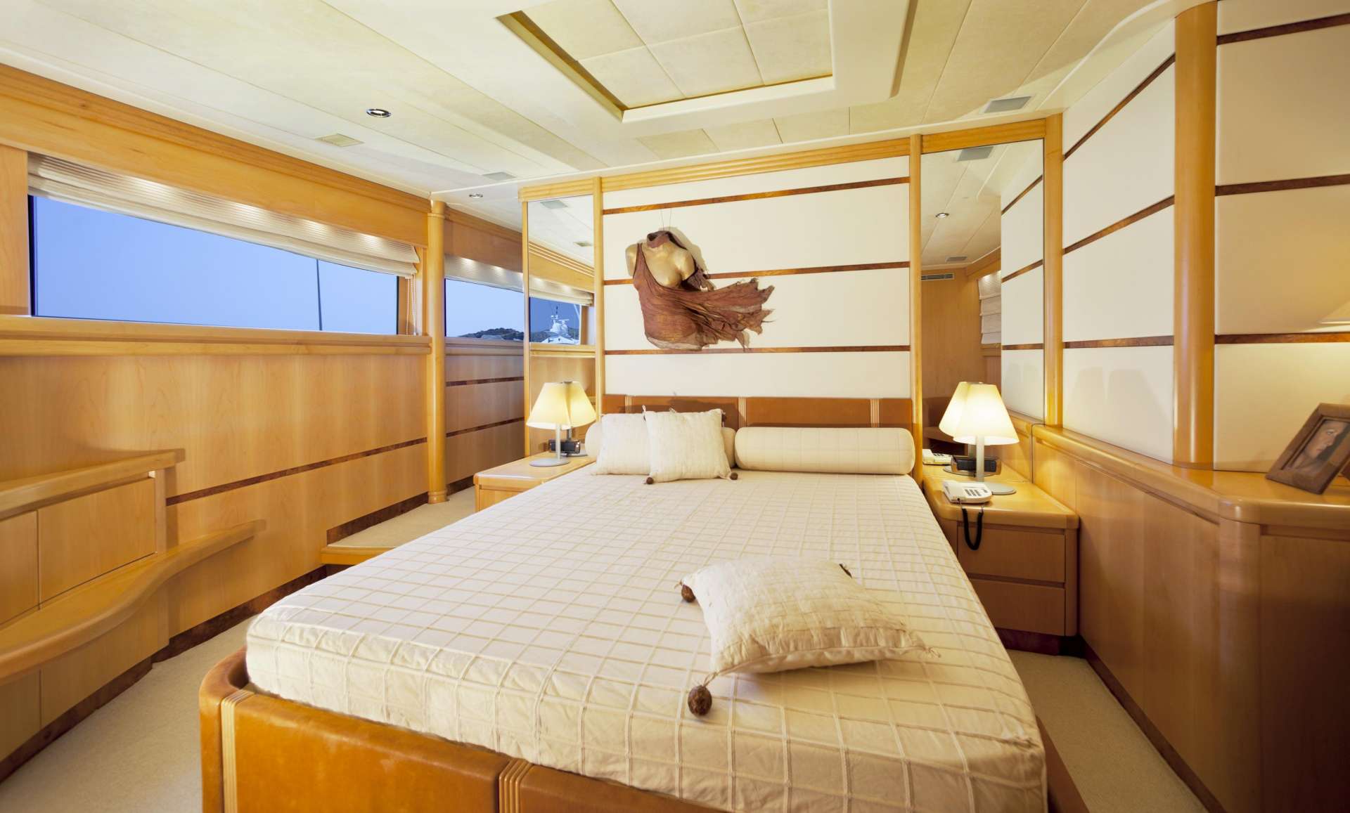 [MOTOR-YACHT-LADY-P]-7855-1.jpg