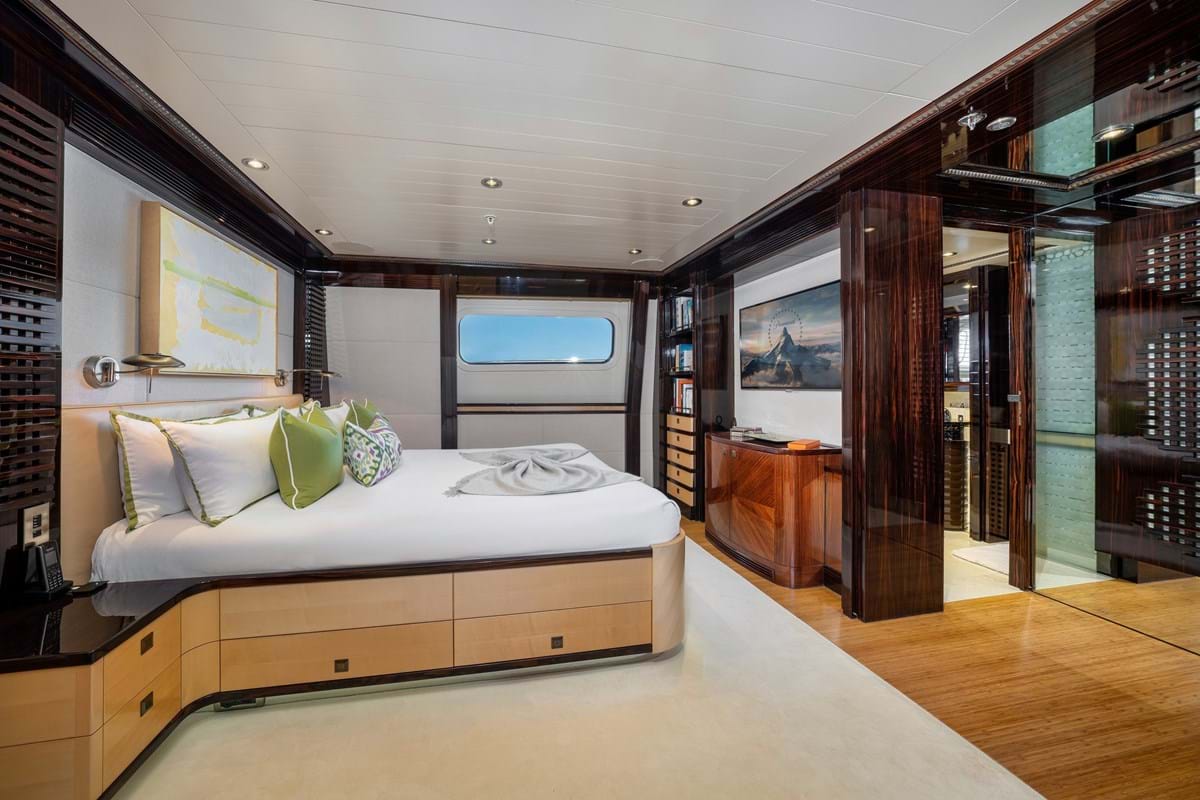 [MOTOR-YACHT-LORETTA-ANNE-EX-ALLOGANTE]-7444-6.jpg