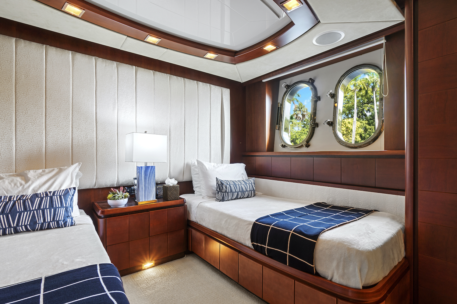 [MOTOR-YACHT-VIVERE]-7843-14.jpg