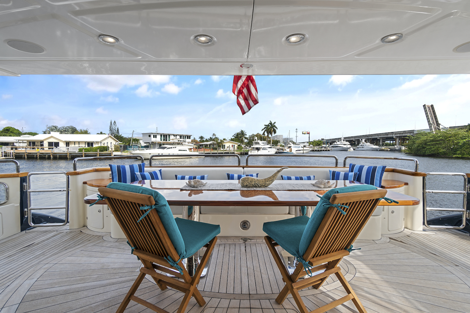 [MOTOR-YACHT-VIVERE]-7843-2.jpg